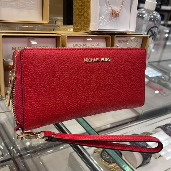 MICHAEL KORS
Leather Continental Wristlet Phone Case Wallet
Bright Red
NWT - Picture 2 of 16